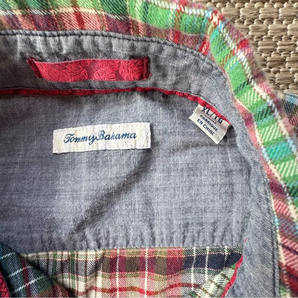 Tommy‎ Bahama Men’s Red Green Plaid Flannel Casual Long Sleeve Button Up Size XL